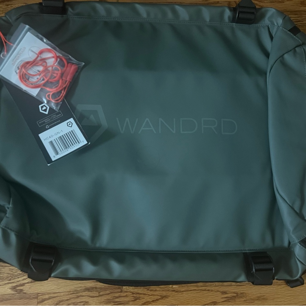 WANDRD Hexad Duffel 40L. Wasatch Green. New with tags, never used.